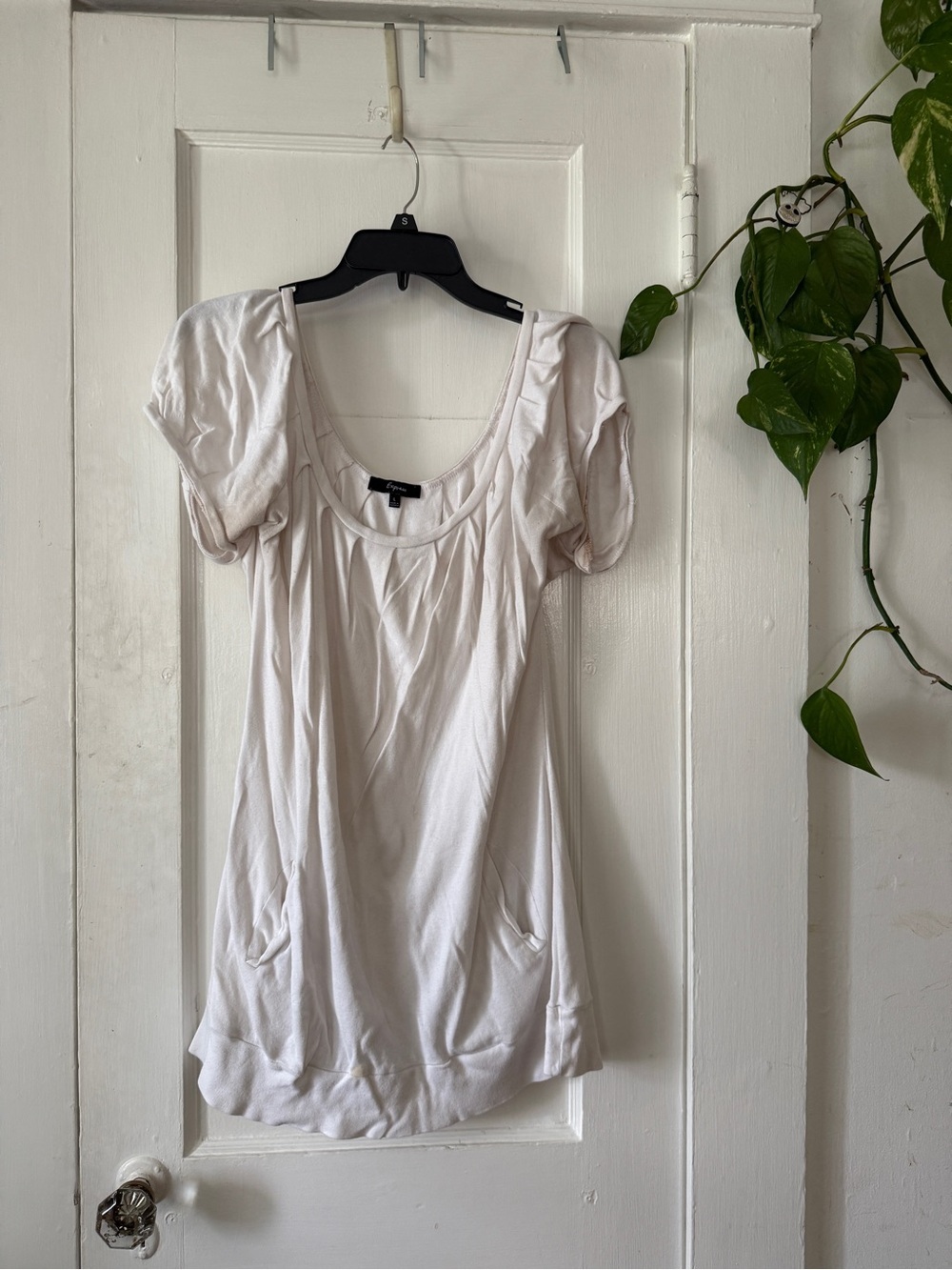 Express White Scoop Neck Short Sleeve Tunic Top size L